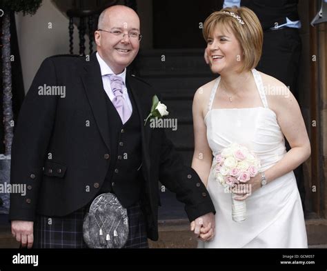 who is married to nicola sturgeon